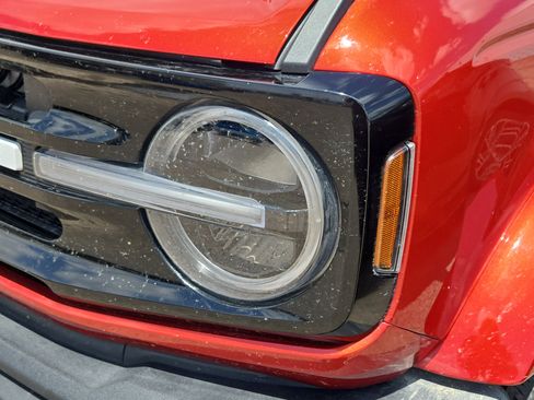 Used 2023 Ford Bronco Outer Banks AWD/4WD image 6