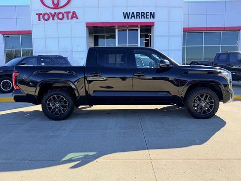 Used 2023 Toyota Tundra Platinum AWD/4WD image 3