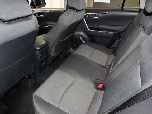 Used 2025 Toyota RAV4 XLE AWD/4WD image 19
