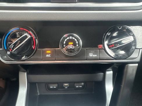 Used 2025 Kia Seltos LX AWD/4WD image 13