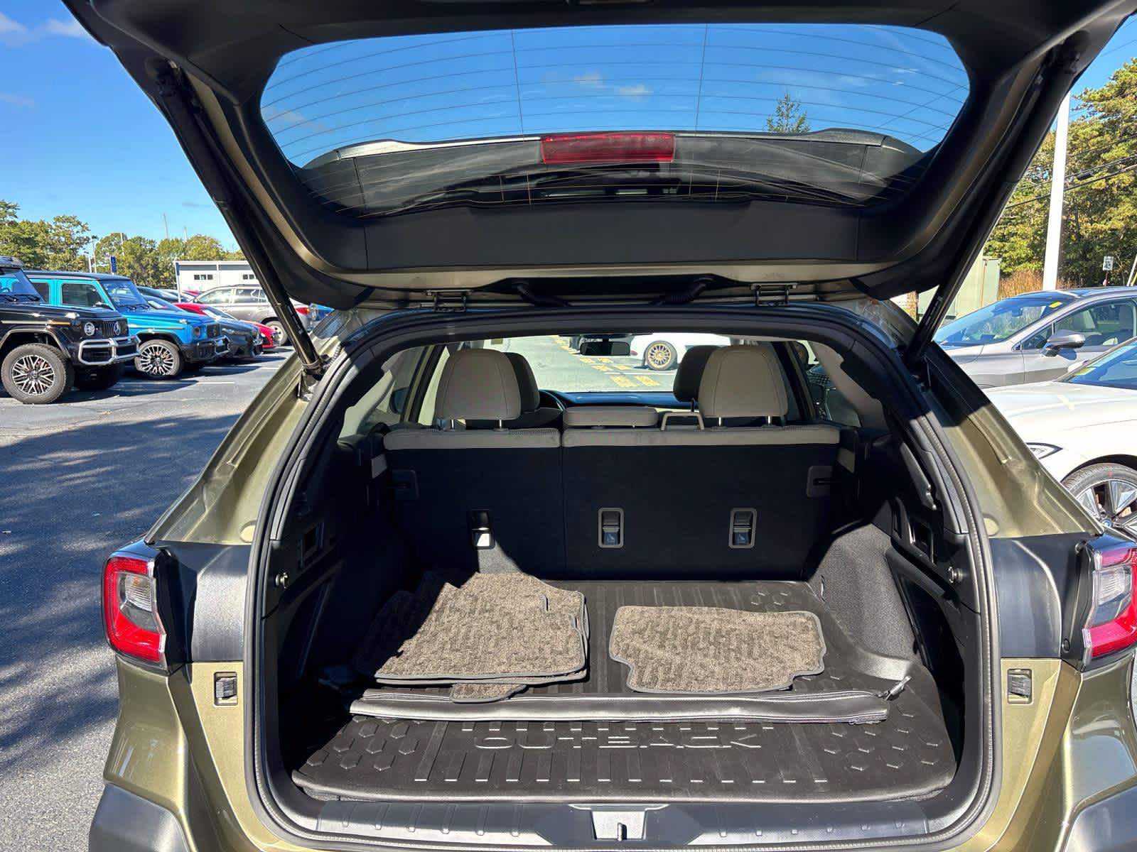 Used 2024 Subaru Outback Premium AWD/4WD image 15