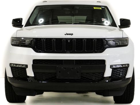 Used 2022 Jeep Grand Cherokee L Limited w/ Luxury Tech Group II image 2