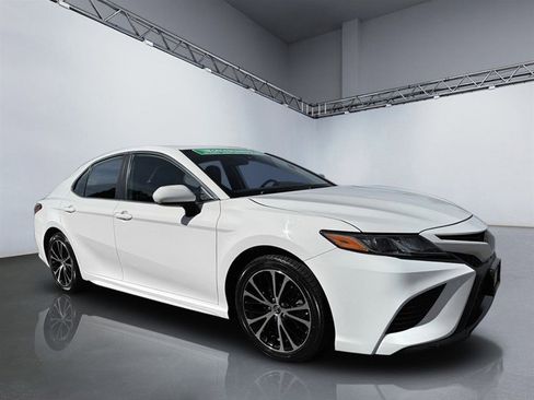Used 2019 Toyota Camry SE image 8