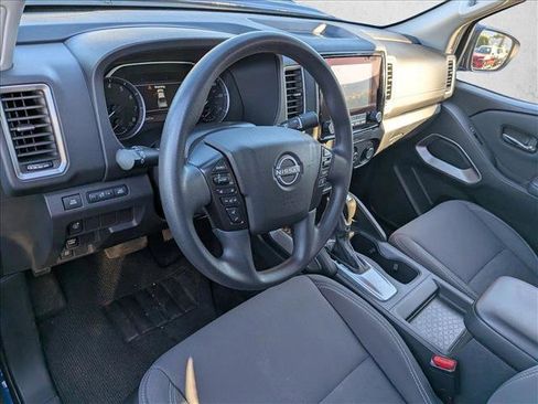 Used 2022 Nissan Frontier SV w/ Technology Package image 9