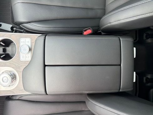 Used 2025 Genesis GV80 2.5T Select image 28