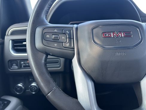 Used 2021 GMC Yukon SLT w/ SLT Luxury Package RWD image 18