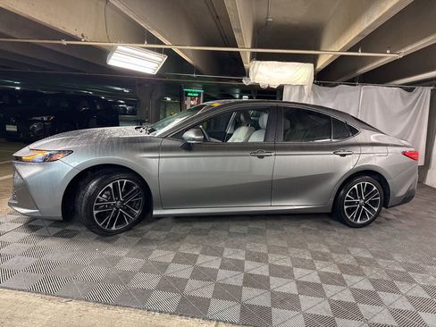 Used 2025 Toyota Camry XLE w/ Premium Plus Package AWD/4WD image 4