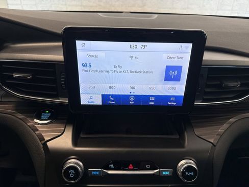 Used 2020 Ford Explorer Limited AWD/4WD image 41