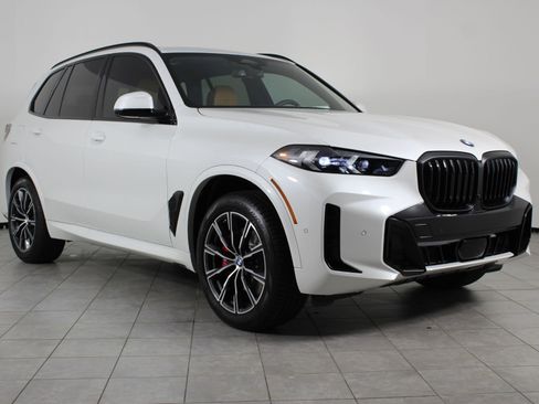 New 2026 BMW X5 sDrive40i w/ M Sport Package image 7