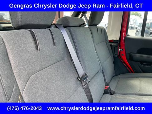 Certified 2025 Jeep Wrangler Unlimited Sahara w/ Safety Group AWD/4WD image 28