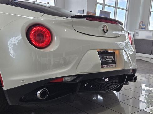 Used 2015 Alfa Romeo 4C Coupe w/ Leather Interior Group RWD image 5