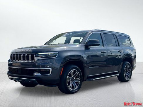 Used 2022 Jeep Wagoneer Series III AWD/4WD image 2