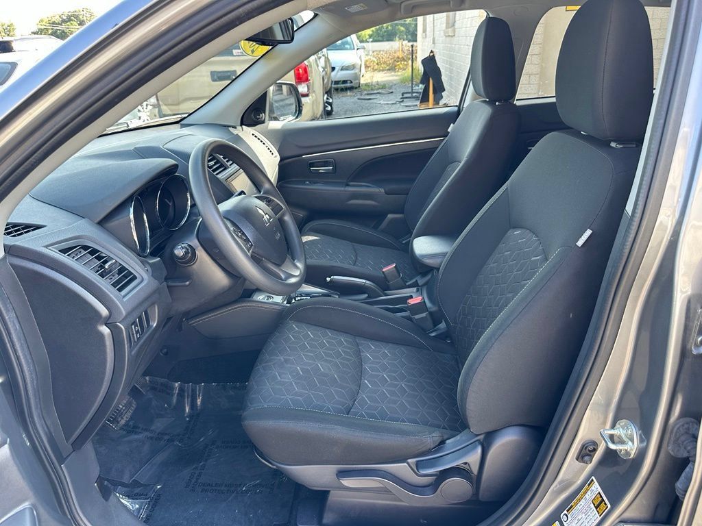 Used 2024 Mitsubishi Outlander Sport ES AWD/4WD image 12