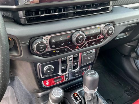 Used 2024 Jeep Wrangler Unlimited Rubicon 392 AWD/4WD image 33