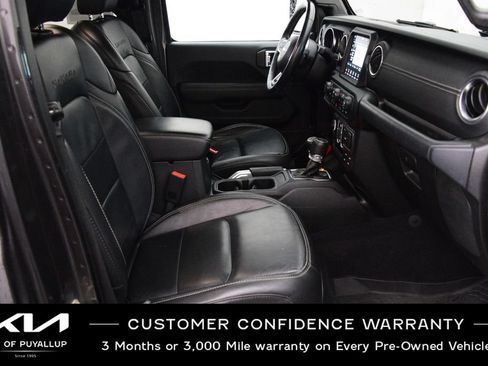 Used 2018 Jeep Wrangler Unlimited Sahara AWD/4WD image 17