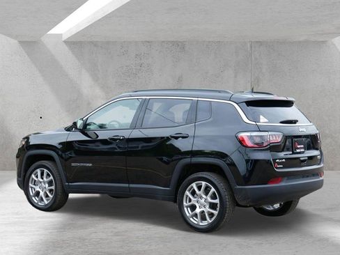 Used 2022 Jeep Compass Latitude AWD/4WD image 4
