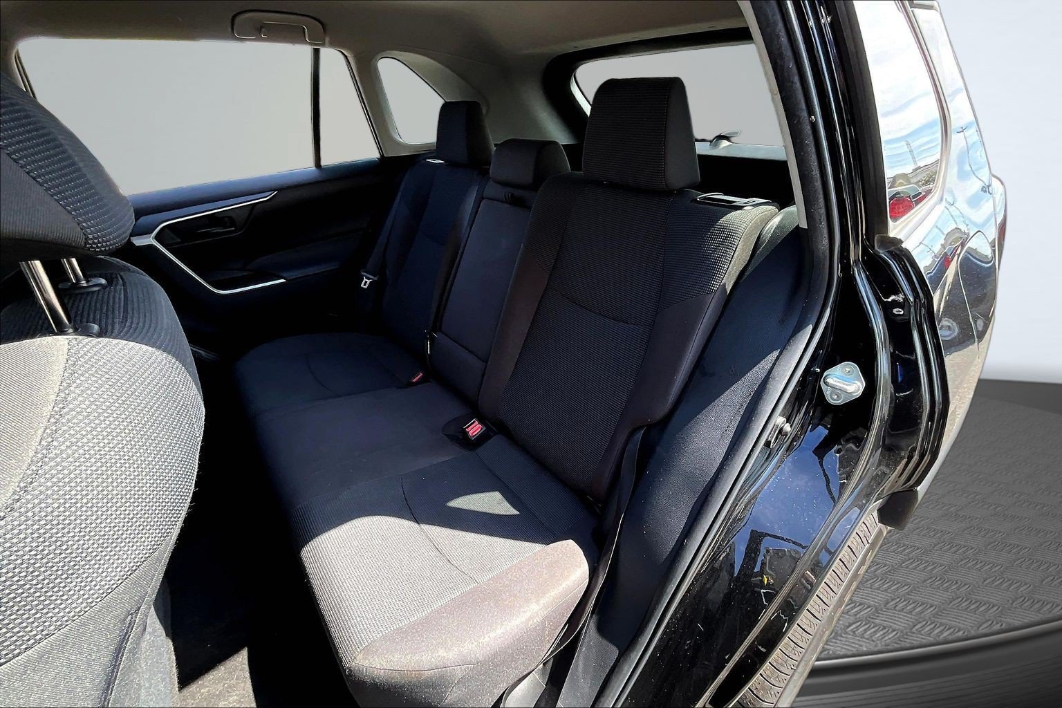 Used 2023 Toyota RAV4 LE AWD/4WD image 20