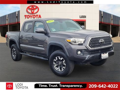 Used 2019 Toyota Tacoma TRD Off-Road image 1