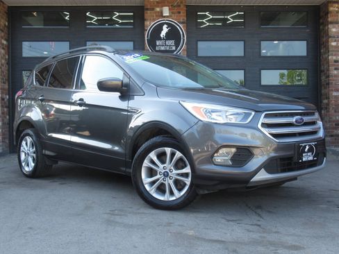 Used 2018 Ford Escape SE AWD/4WD image 2