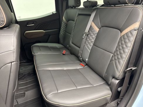 New 2026 GMC Canyon Denali image 5