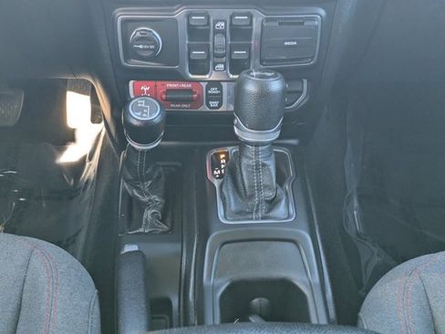 Used 2024 Jeep Wrangler Unlimited Rubicon image 17