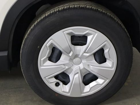 Used 2023 Subaru Forester Premium AWD/4WD image 30