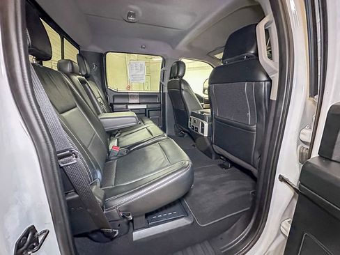 Used 2019 Ford F250 Lariat w/ Lariat Ultimate Package image 28