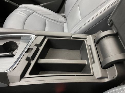 Used 2019 Buick Enclave Premium w/ Experience Buick Package FWD image 35