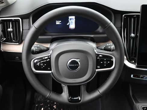 New 2026 Volvo XC90 B6 Plus w/ Protection Package Premier AWD/4WD image 18