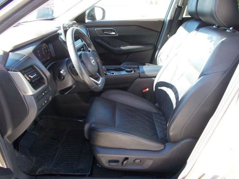 Used 2023 Nissan Rogue Platinum w/ Platinum Premium Package image 17