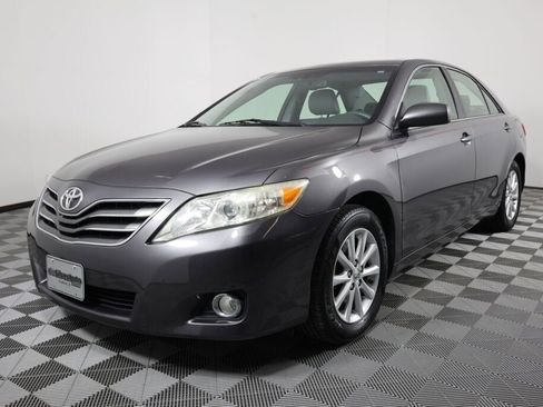 Used 2010 Toyota Camry XLE image 5