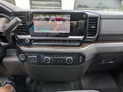 New 2025 GMC Sierra 1500 SLE w/ Preferred Package image 15