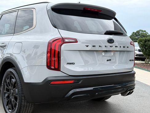 Used 2021 Kia Telluride EX w/ EX Premium Package AWD/4WD image 4