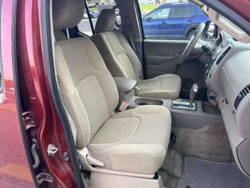 Used 2016 Nissan Frontier SV AWD/4WD image 14