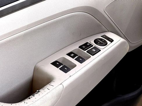 Used 2017 Hyundai Elantra SE image 27