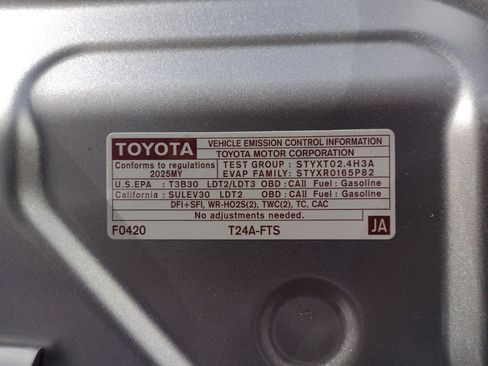 Used 2025 Toyota Tacoma TRD Off-Road image 14