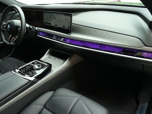 Used 2024 BMW 740i xDrive w/ Premium Package AWD/4WD image 5