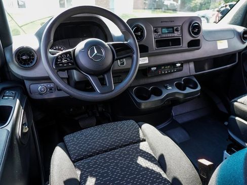 Used 2021 Mercedes-Benz Sprinter 3500 w/ Swivel Seat Package image 27