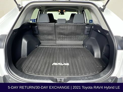 Used 2021 Toyota RAV4 LE AWD/4WD image 29
