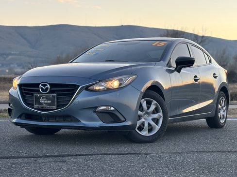 Used 2015 MAZDA MAZDA3 i SV image 1