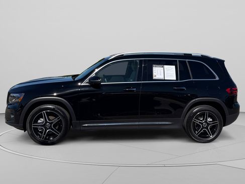 Used 2026 Mercedes-Benz GLB 250 4MATIC image 2