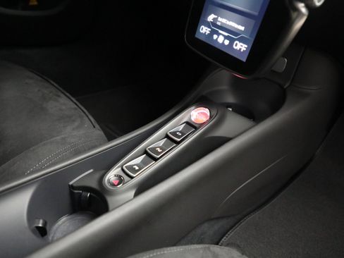 Used 2024 McLaren Artura image 27