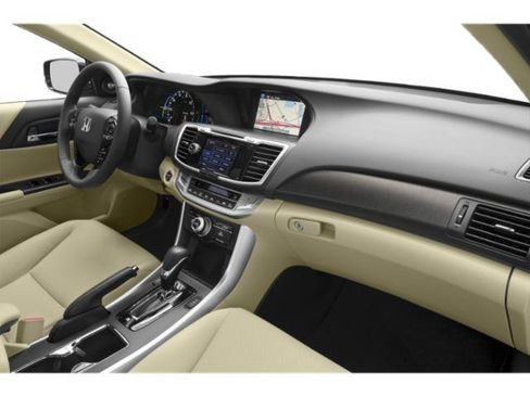 Used 2015 Honda Accord Touring image 18