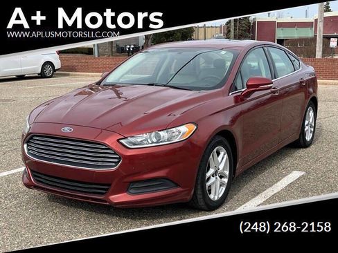 Used 2014 Ford Fusion SE image 3