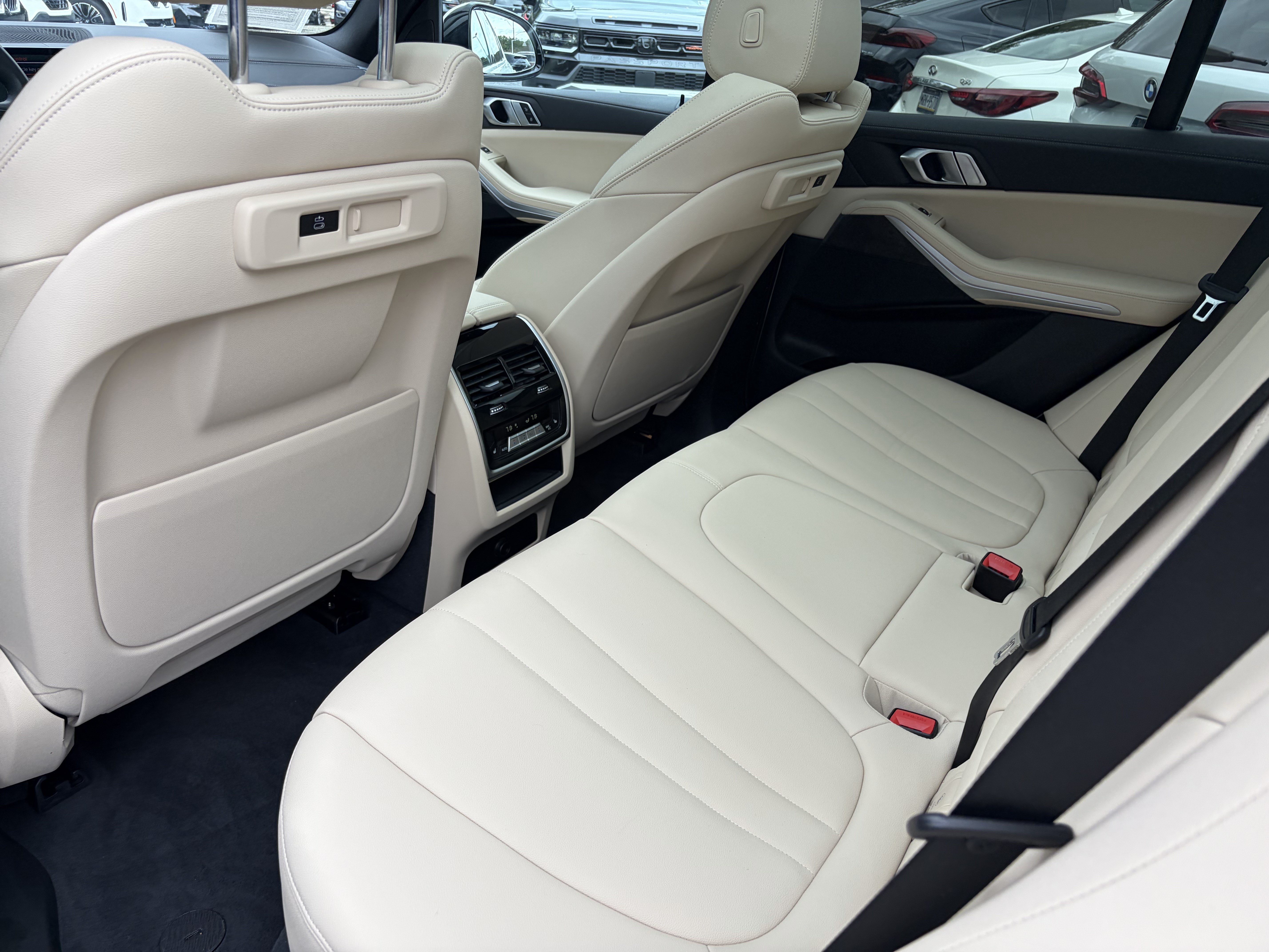Certified 2022 BMW X5 xDrive40i w/ Premium Package AWD/4WD image 16
