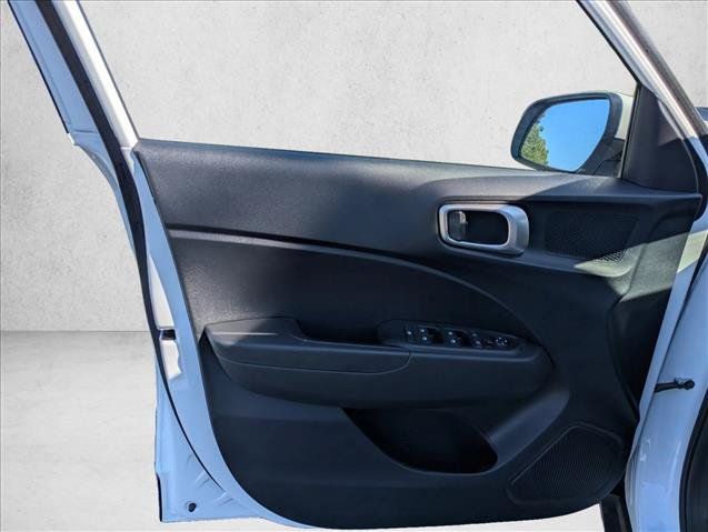 New 2026 Hyundai Venue SE FWD image 21