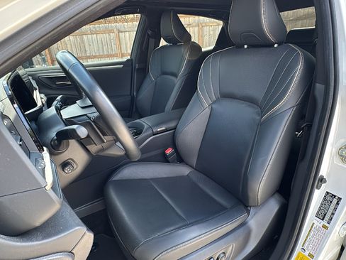 Used 2025 Toyota Crown Platinum image 14