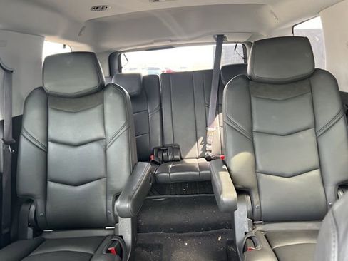 Used 2017 Cadillac Escalade Premium Luxury image 11