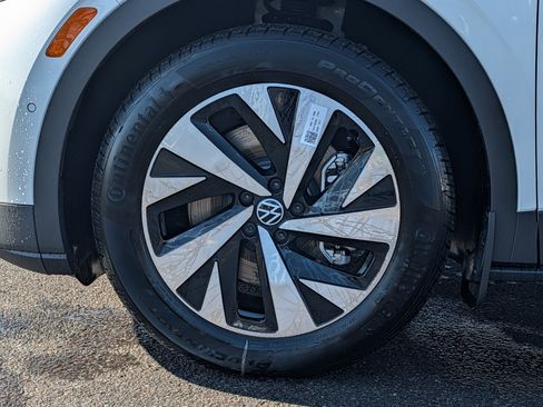 New 2026 Volkswagen ID.4 Pro image 3