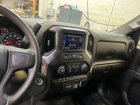 Used 2022 Chevrolet Silverado 1500 Custom AWD/4WD image 17